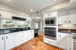 13026 Thatcher Dr, Houston, TX 77077 - Photo 8