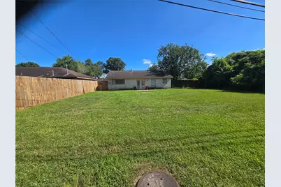 4814 Tidewater Drive, Houston, TX 77045 - Photo 30