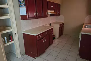 4814 Tidewater Dr, Houston, TX 77045 - Photo 6