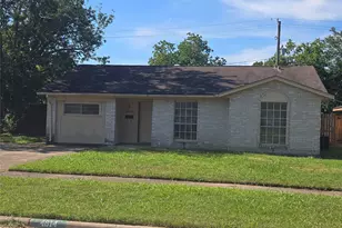 4814 Tidewater Dr, Houston, TX 77045 - Photo 2