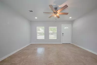 52 Penway Street, Houston, TX 77022 - Photo 2