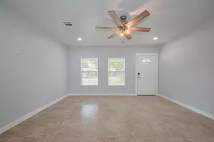 52 Penway St, Houston, TX 77022 - Photo 2