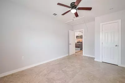 52 Penway Street, Houston, TX 77022 - Photo 6