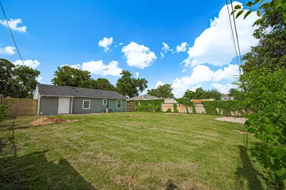 52 Penway Street, Houston, TX 77022 - Photo 10