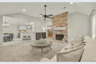 2910 Queen Victoria Street, Pearland, TX 77581 - Photo 4