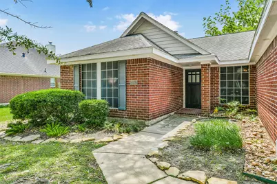 2910 Queen Victoria Street, Pearland, TX 77581 - Photo 2