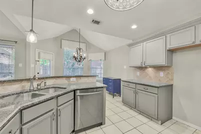 2910 Queen Victoria Street, Pearland, TX 77581 - Photo 6