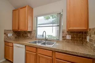 102 N Holly Laurel Cir, The Woodlands, TX 77382 - Photo 12