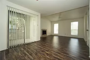 6602 Harbor Town Dr, Houston, TX 77036 - Photo 2