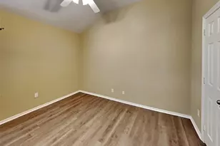 719 Chase View Dr, Bacliff, TX 77518 - Photo 12