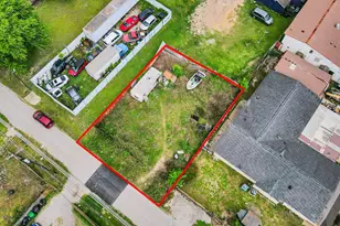 8617 Gibbons St, Houston, TX 77012 - Photo 1