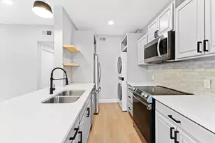 2626 Holly Hall St, Houston, TX 77054 - Photo 4