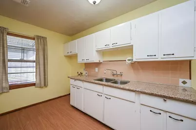 4905 Paradise Lane, Houston, TX 77048 - Photo 8