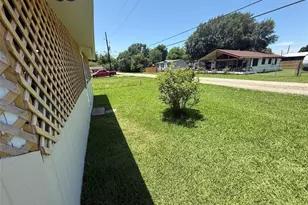 11874 Vanwood St, Willis, TX 77318 - Photo 2