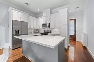 1904 Lizards Ln, Houston, TX 77043 - Photo 10