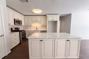 21886 Pinewilde Ct, Porter, TX 77365 - Photo 2