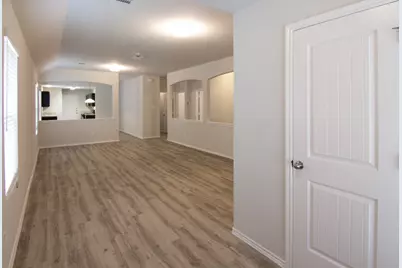 910 Dancing Sun Court, Baytown, TX 77521 - Photo 4