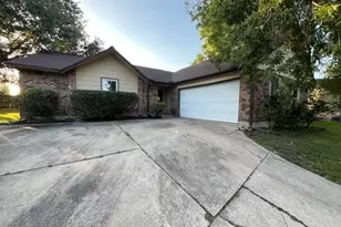 6619 Foxfern St, Houston, TX 77049 - Photo 2