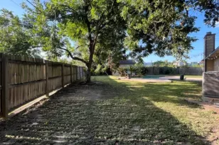 6619 Foxfern St, Houston, TX 77049 - Photo 10