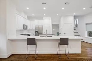 1630 W 24th St, Houston, TX 77008 - Photo 2