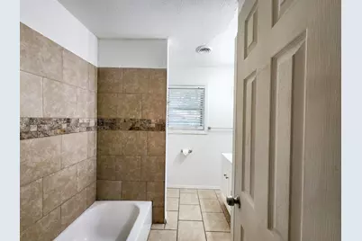1307 Dwinnell Street, Baytown, TX 77520 - Photo 14