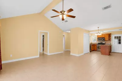 223 E Forest Avenue, Shoreacres, TX 77571 - Photo 10