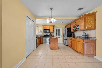 223 E Forest Avenue, Shoreacres, TX 77571 - Photo 8