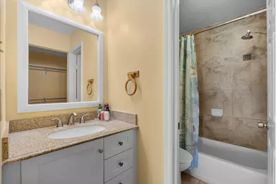 223 E Forest Avenue, Shoreacres, TX 77571 - Photo 14
