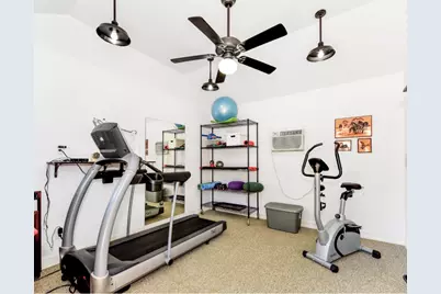 9770 Tappenbeck Drive, Houston, TX 77055 - Photo 18