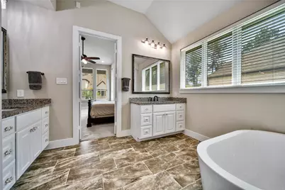 305 Mallory Court, Montgomery, TX 77316 - Photo 18