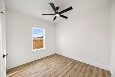 1807 Waco Street, Dayton, TX 77535 - Photo 20