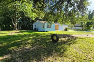 3 Lovers Ln, Dayton, TX 77535 - Photo 4
