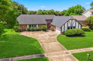 3931 Pleasant Valley Dr, Missouri City, TX 77459 - Photo 1