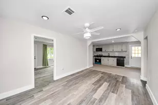 5903 Belneath St, Houston, TX 77033 - Photo 8