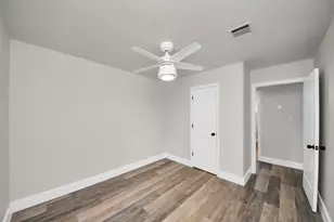 5903 Belneath St, Houston, TX 77033 - Photo 18