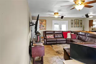 214 Yaupon Dr, Baytown, TX 77520 - Photo 4
