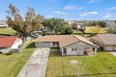 214 Yaupon Drive, Baytown, TX 77520 - Photo 14