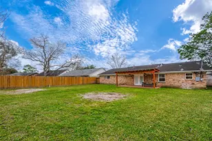 5806 Cartagena St, Houston, TX 77035 - Photo 30