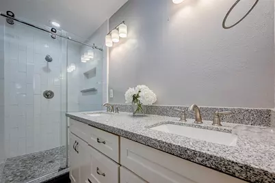 5806 Cartagena Street, Houston, TX 77035 - Photo 20