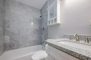 5806 Cartagena St, Houston, TX 77035 - Photo 16