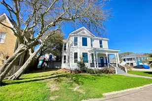 2001 29th St, Galveston, TX 77550 - Photo 2