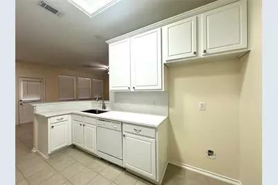 254 Liriope Court, The Woodlands, TX 77384 - Photo 10