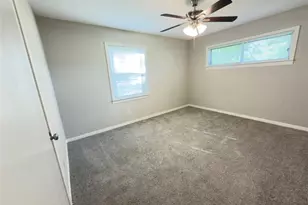 819 W Kyle Rd, Clute, TX 77531 - Photo 20