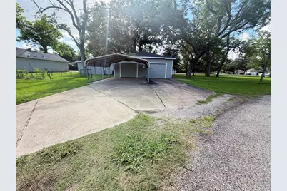 819 W Kyle Road, Clute, TX 77531 - Photo 24