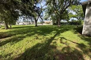 819 W Kyle Rd, Clute, TX 77531 - Photo 22