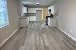 819 W Kyle Rd, Clute, TX 77531 - Photo 10