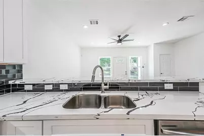 5317 Chennault Road #A, Houston, TX 77033 - Photo 4