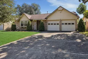 9631 Philmont Dr, Houston, TX 77080 - Photo 2