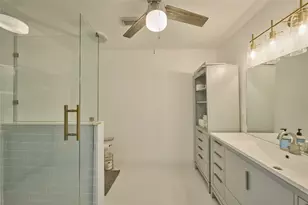 7117 Delesandri Dr, Hitchcock, TX 77563 - Photo 16