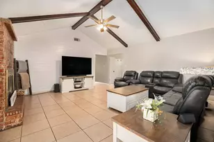 1027 Sycamore St, La Marque, TX 77568 - Photo 2